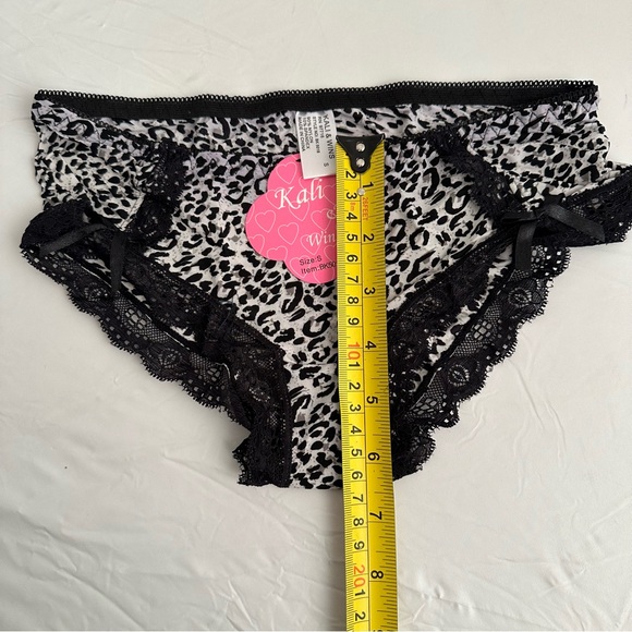 Kali and Wins animal print nylon & spandex panties - Picture 11 of 16